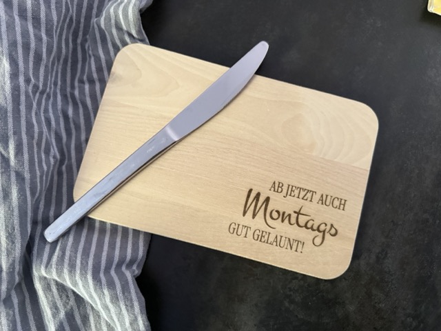 Holzbrettchen - MONTAGS